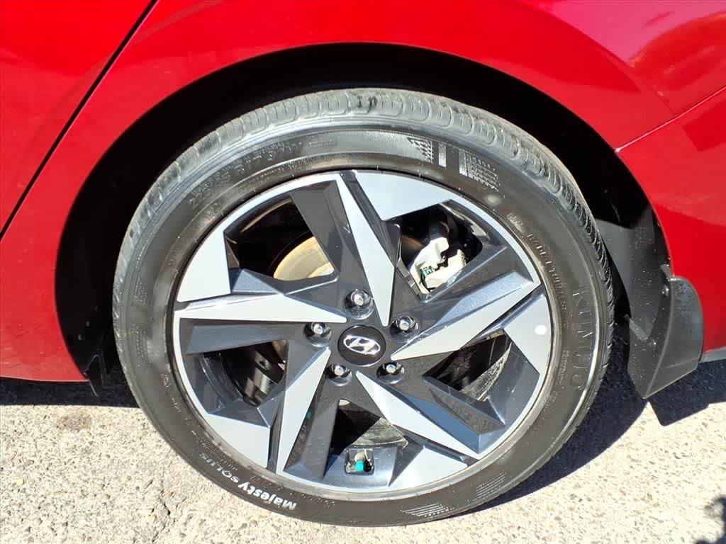 Thumbnail: 2023 Hyundai Elantra - 8