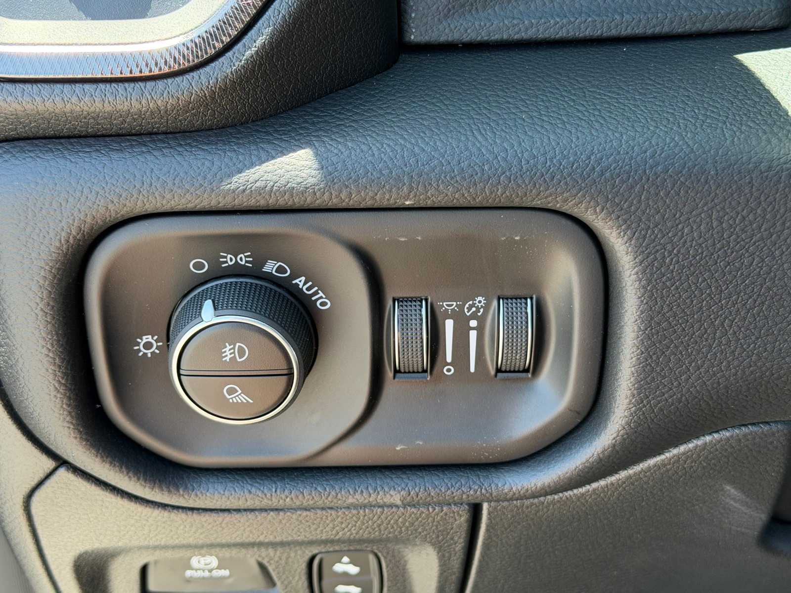 Thumbnail: 2026 RAM 1500 - 15