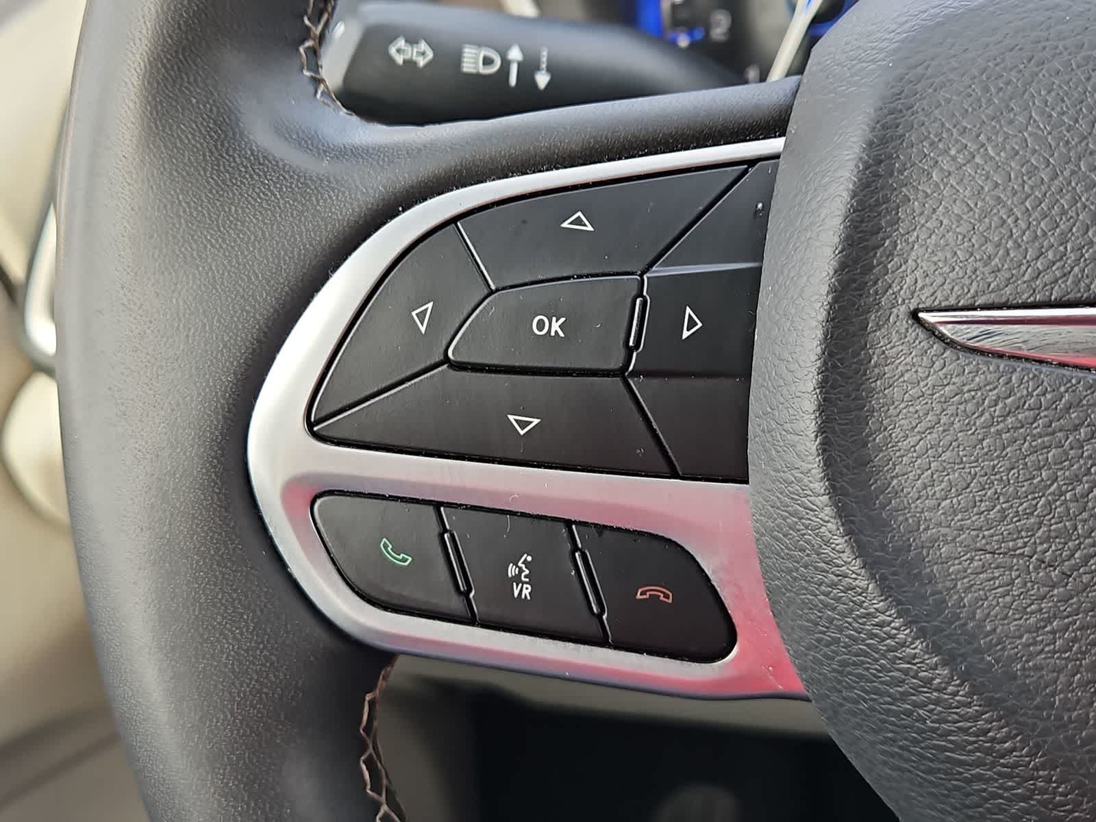 Thumbnail: 2023 Chrysler Voyager - 24