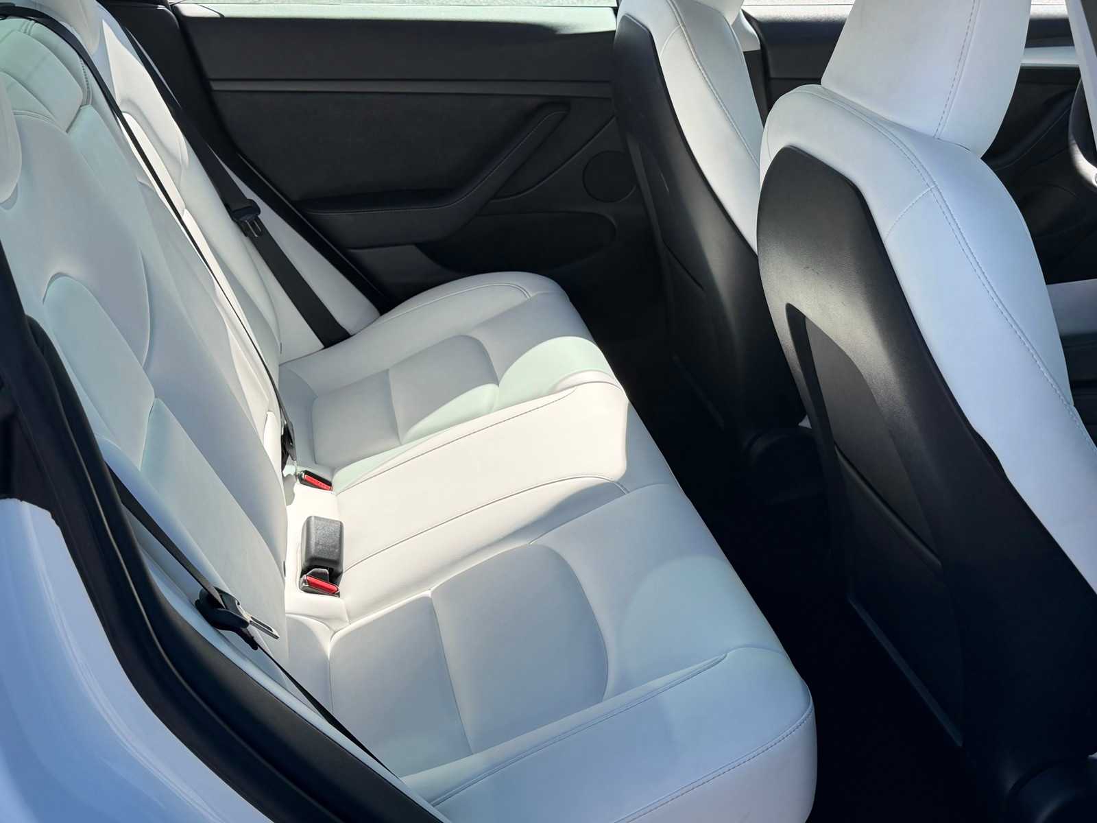 Thumbnail: 2023 Tesla Model 3 - 27