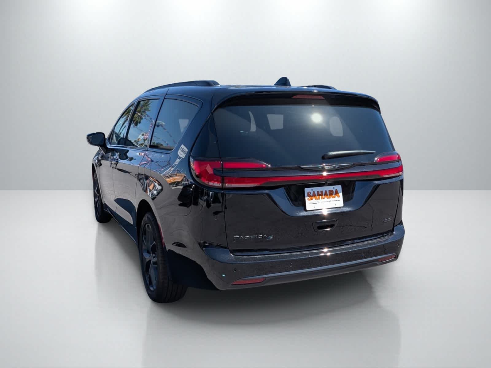 Thumbnail: 2026 Chrysler Pacifica - 4