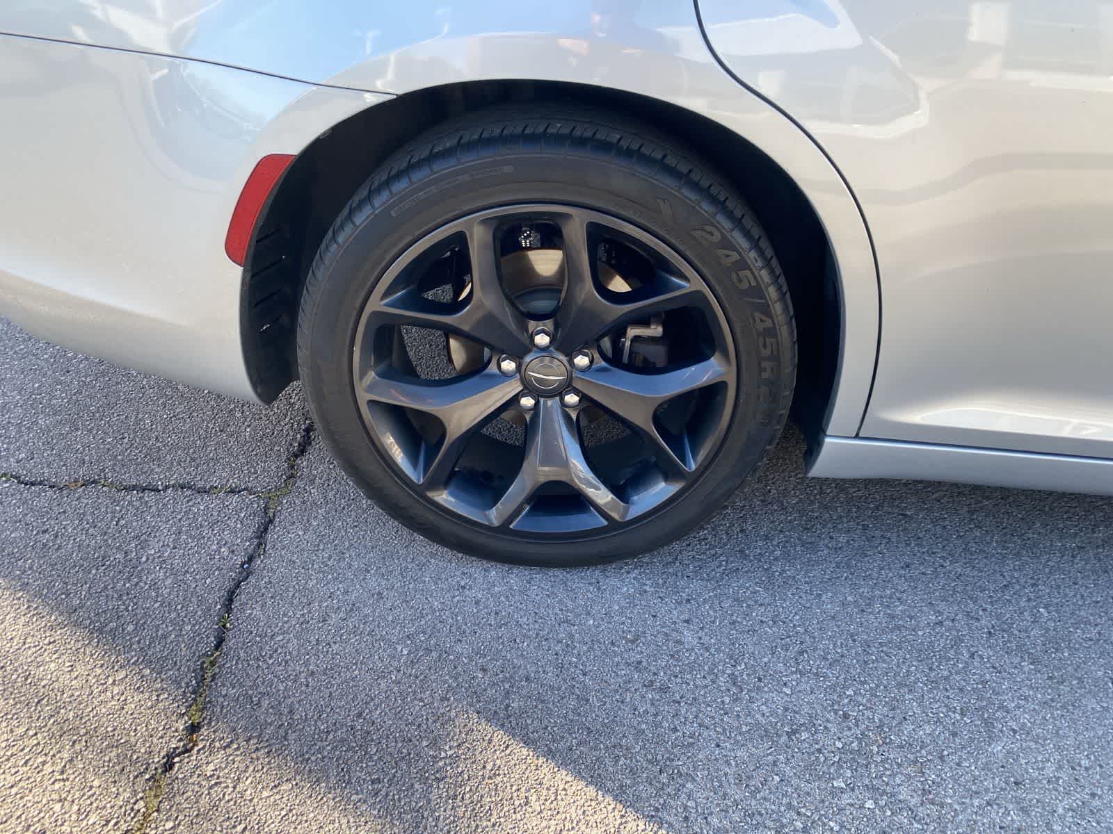 Thumbnail: 2021 Chrysler 300 - 5