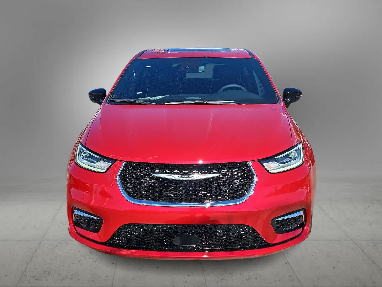 Thumbnail: 2026 Chrysler Pacifica - 3