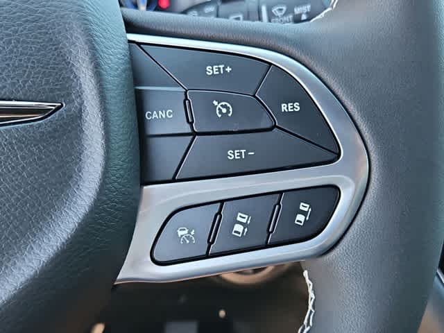 Thumbnail: 2026 Chrysler Pacifica - 24