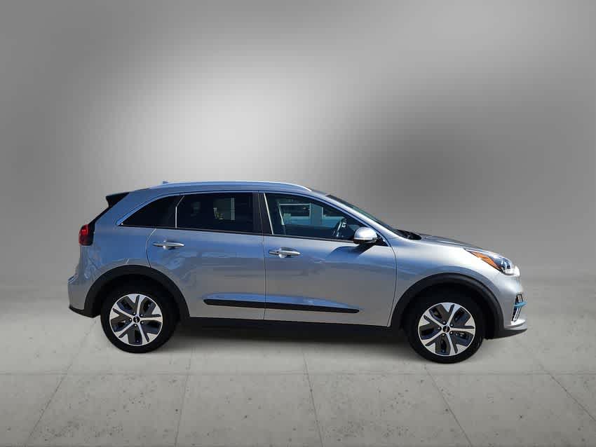 Thumbnail: 2022 Kia Niro - 10