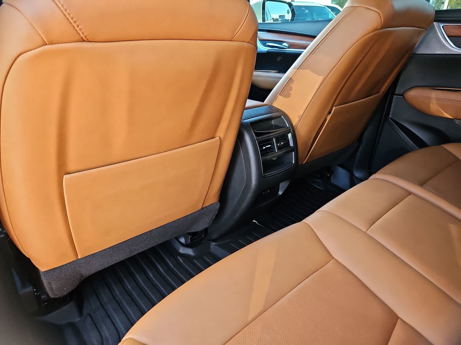 Thumbnail: 2023 Cadillac XT5 - 19