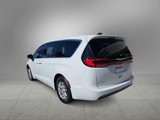 Thumbnail: 2026 Chrysler Pacifica - 6