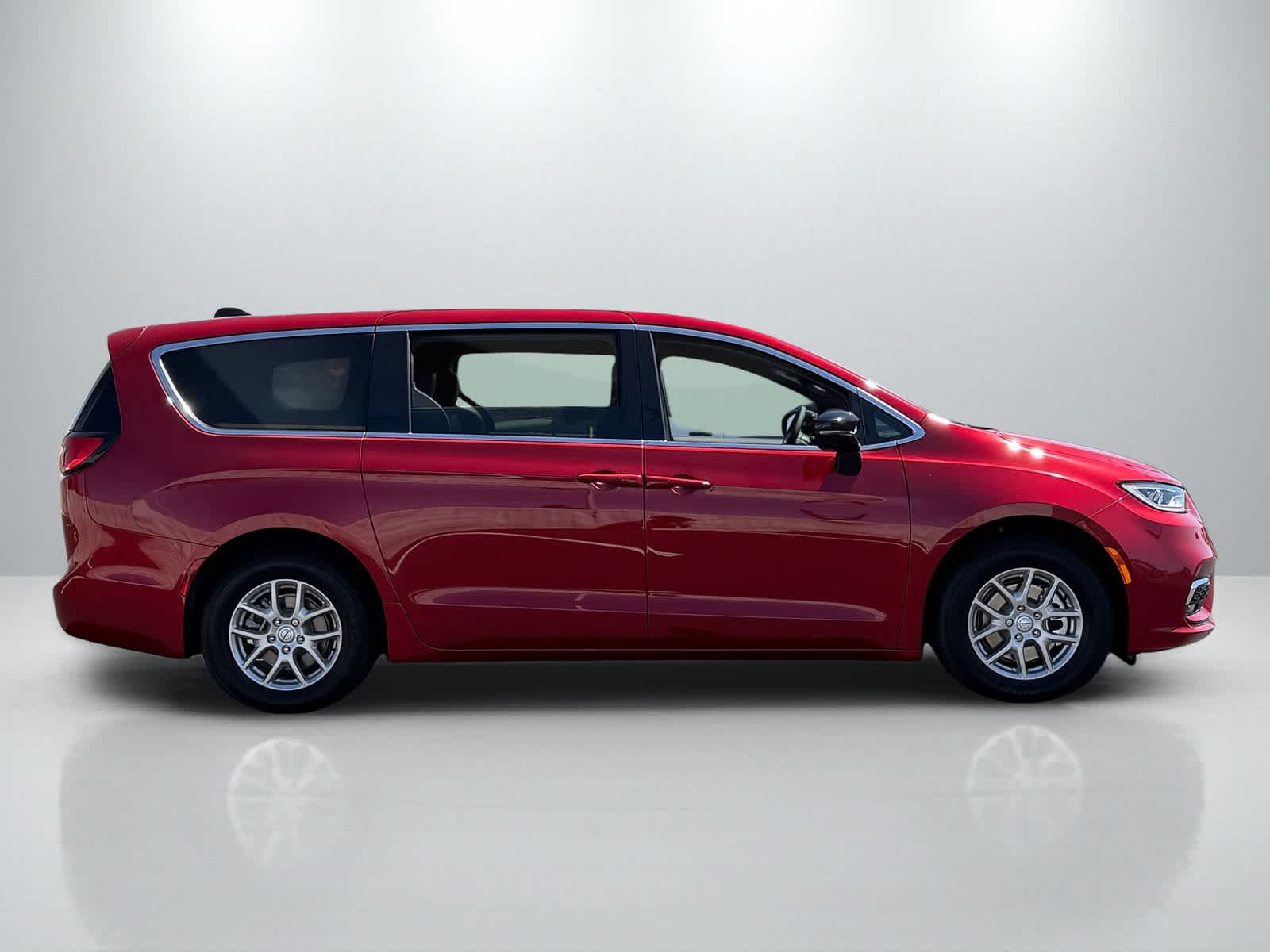 Thumbnail: 2026 Chrysler Pacifica - 8