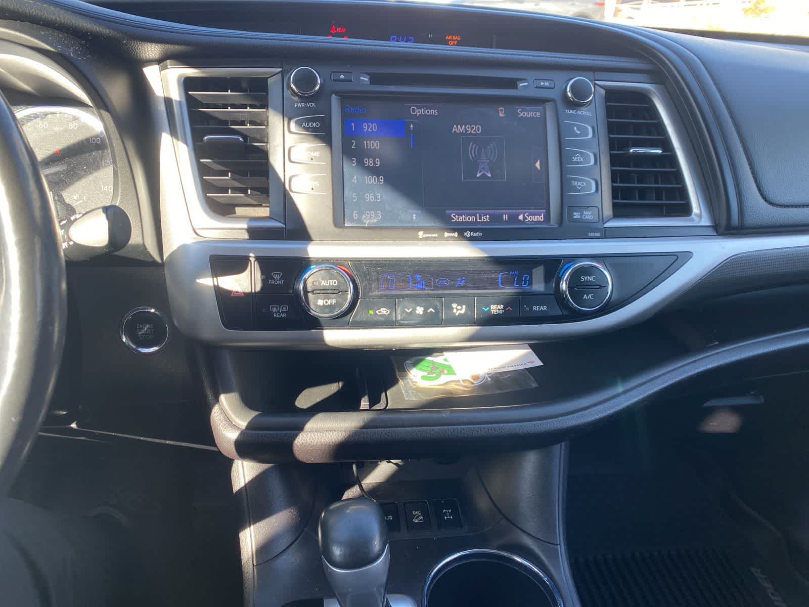 Thumbnail: 2019 Toyota Highlander - 17