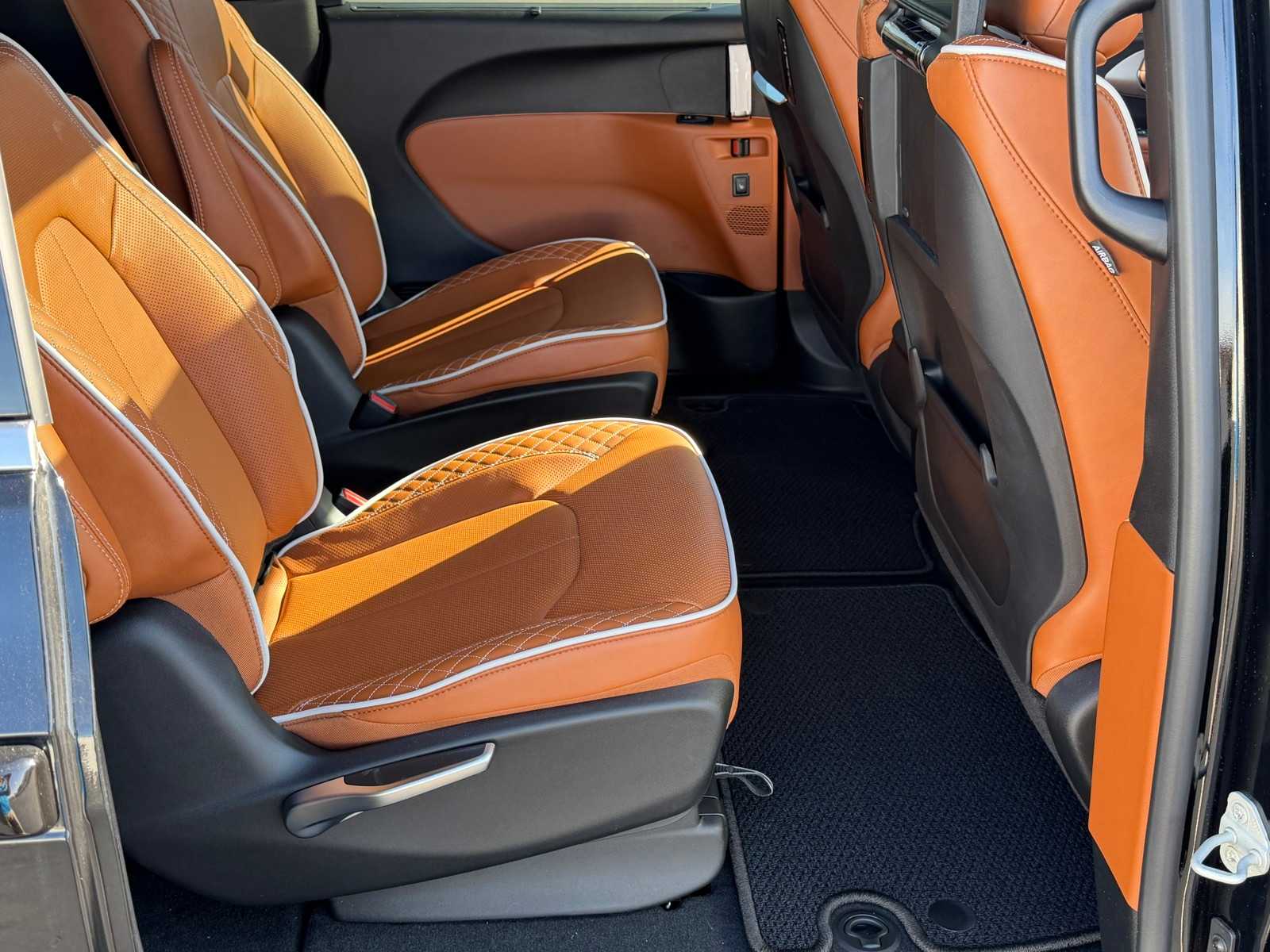 Thumbnail: 2026 Chrysler Pacifica - 28