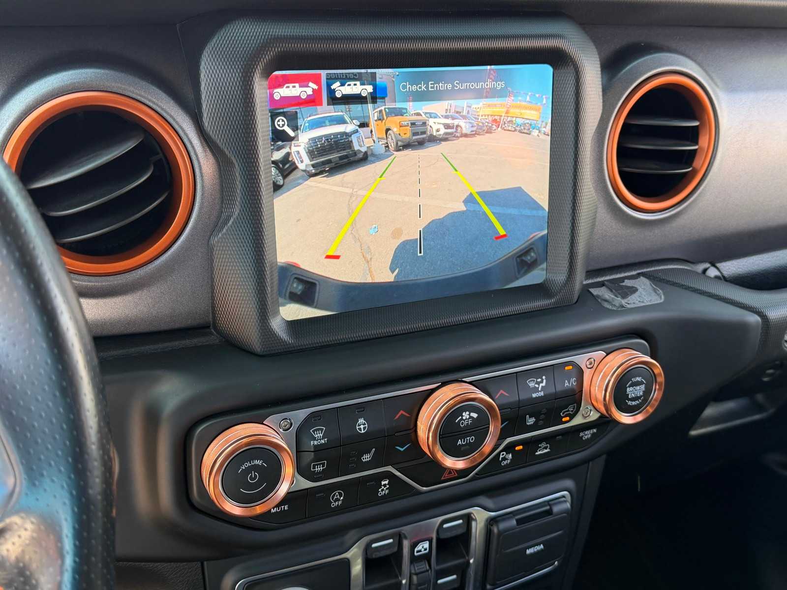 Thumbnail: 2021 Jeep Gladiator - 21
