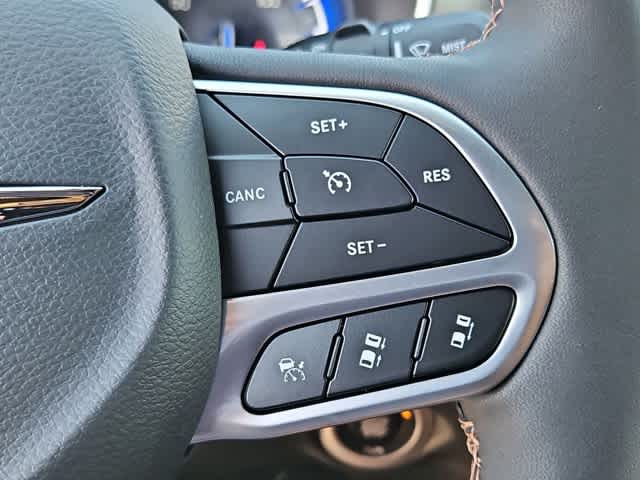 Thumbnail: 2026 Chrysler Pacifica - 24