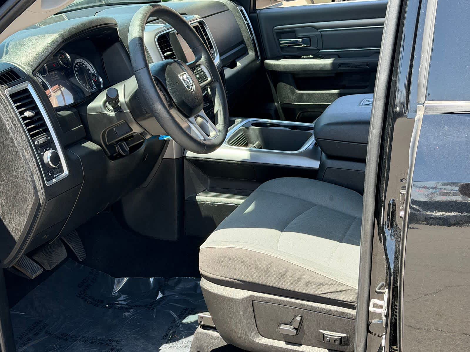 Thumbnail: 2023 RAM 1500 Classic - 13