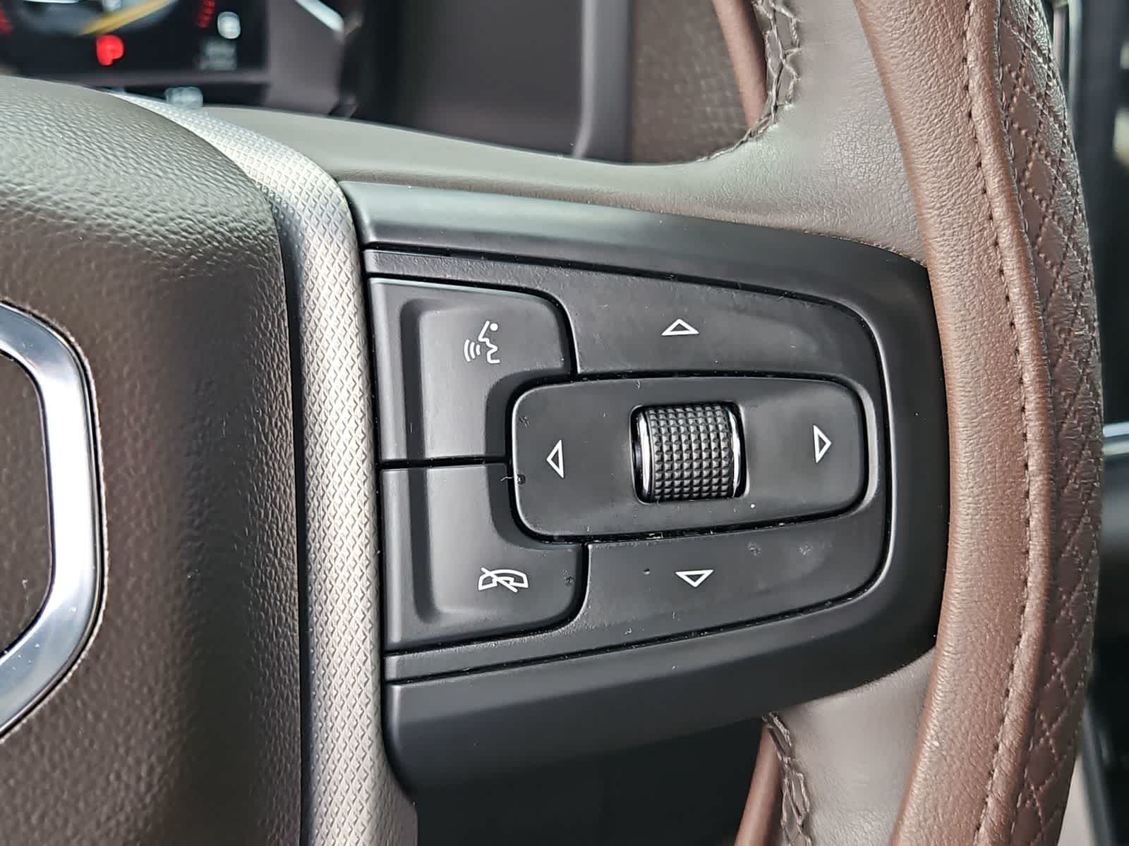 Thumbnail: 2023 GMC Yukon - 25