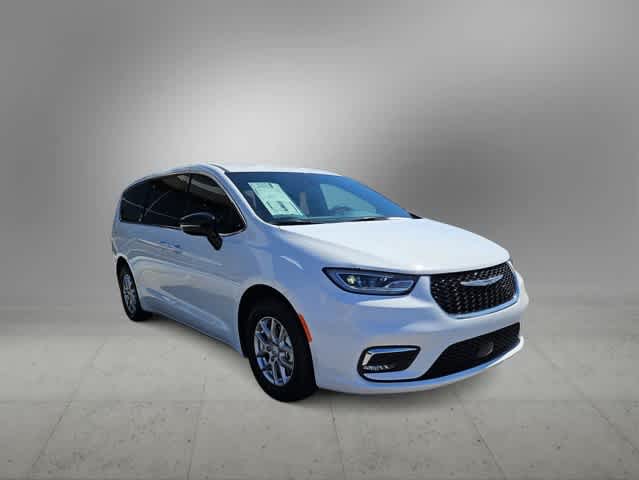 Thumbnail: 2026 Chrysler Pacifica - 2