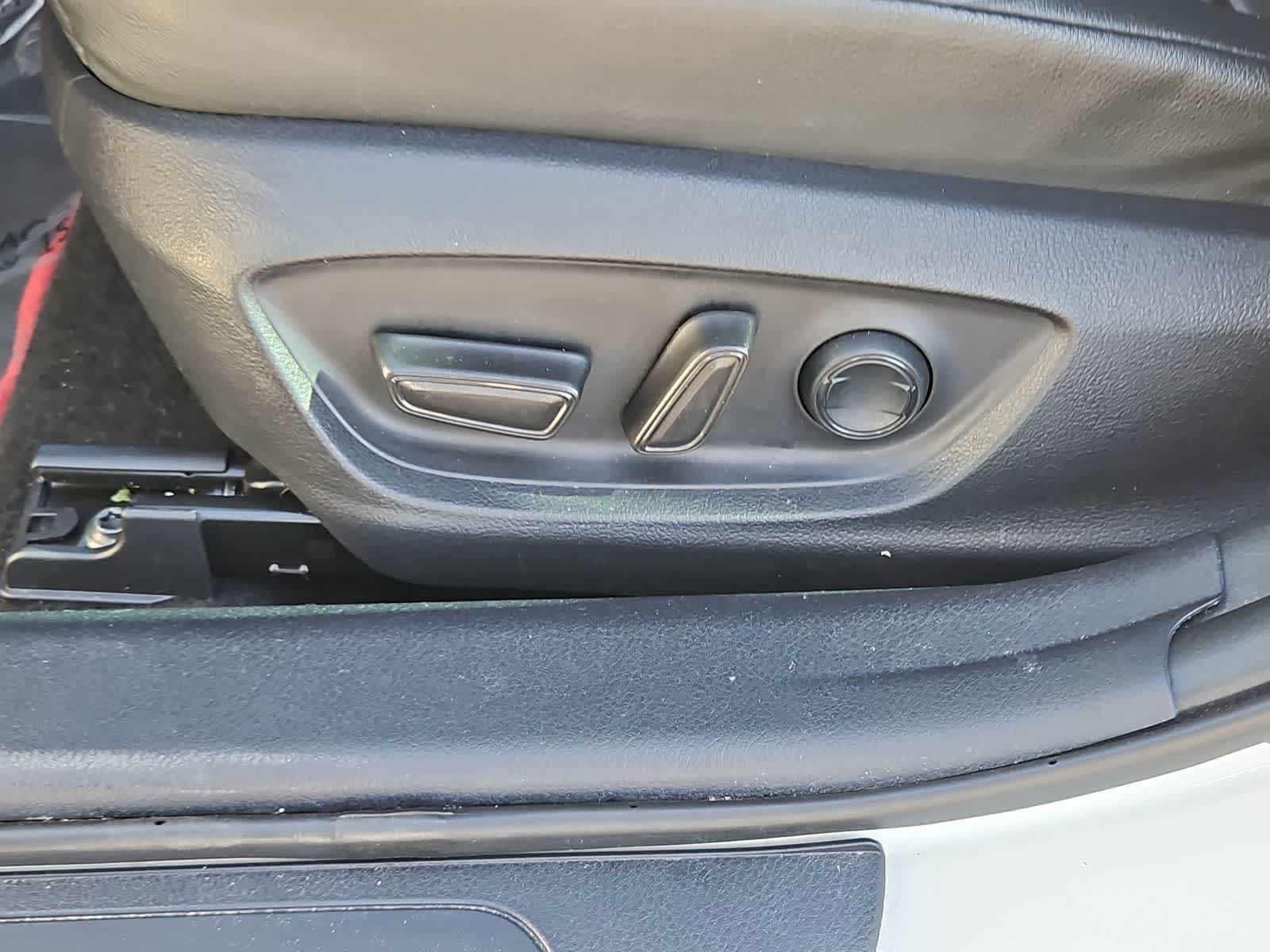 Thumbnail: 2022 Toyota Camry - 19