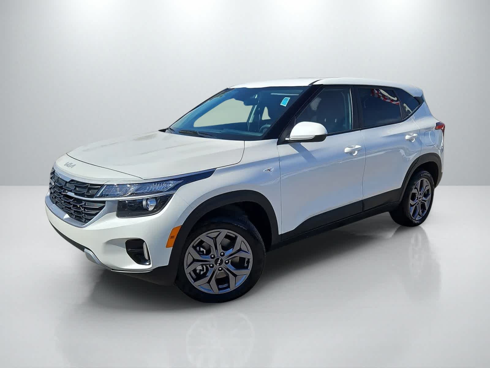 Thumbnail: 2024 Kia Seltos - 3