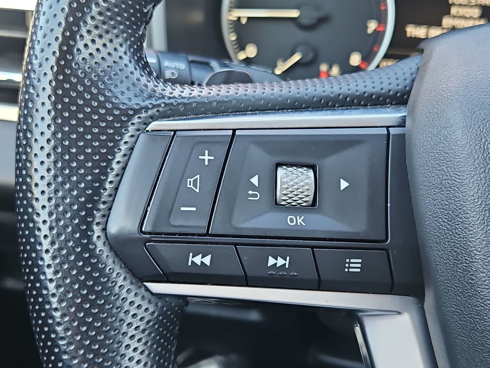 Thumbnail: 2024 Mitsubishi Outlander - 25