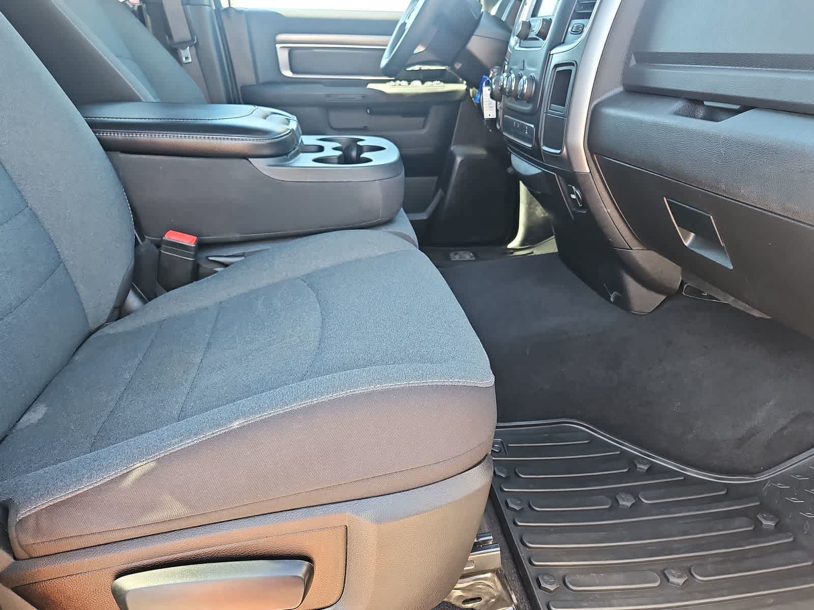 Thumbnail: 2022 RAM 1500 Classic - 25
