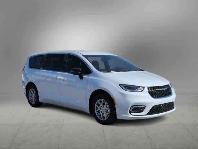 Thumbnail: 2026 Chrysler Pacifica - 2