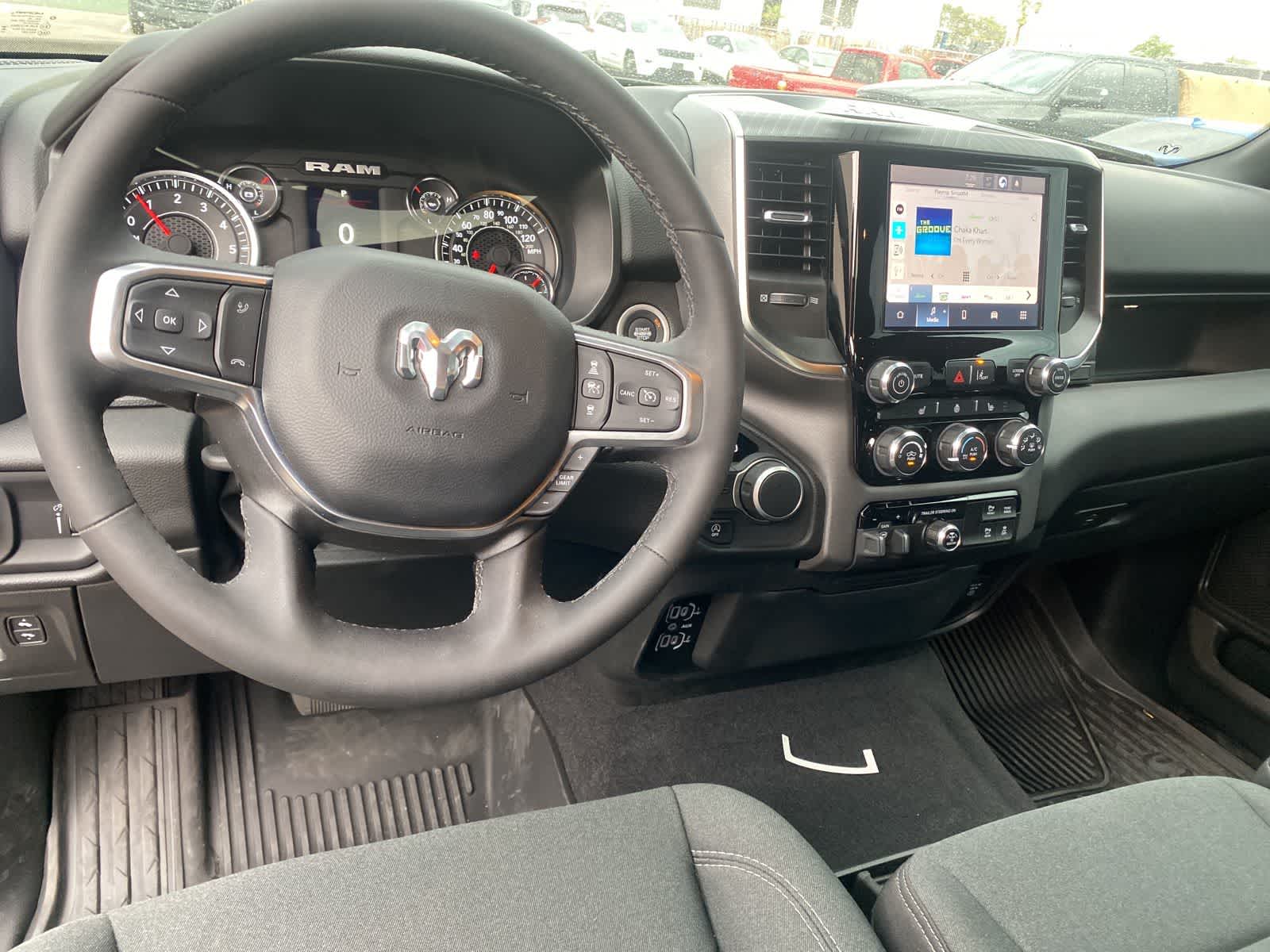 Thumbnail: 2025 RAM 1500 - 10