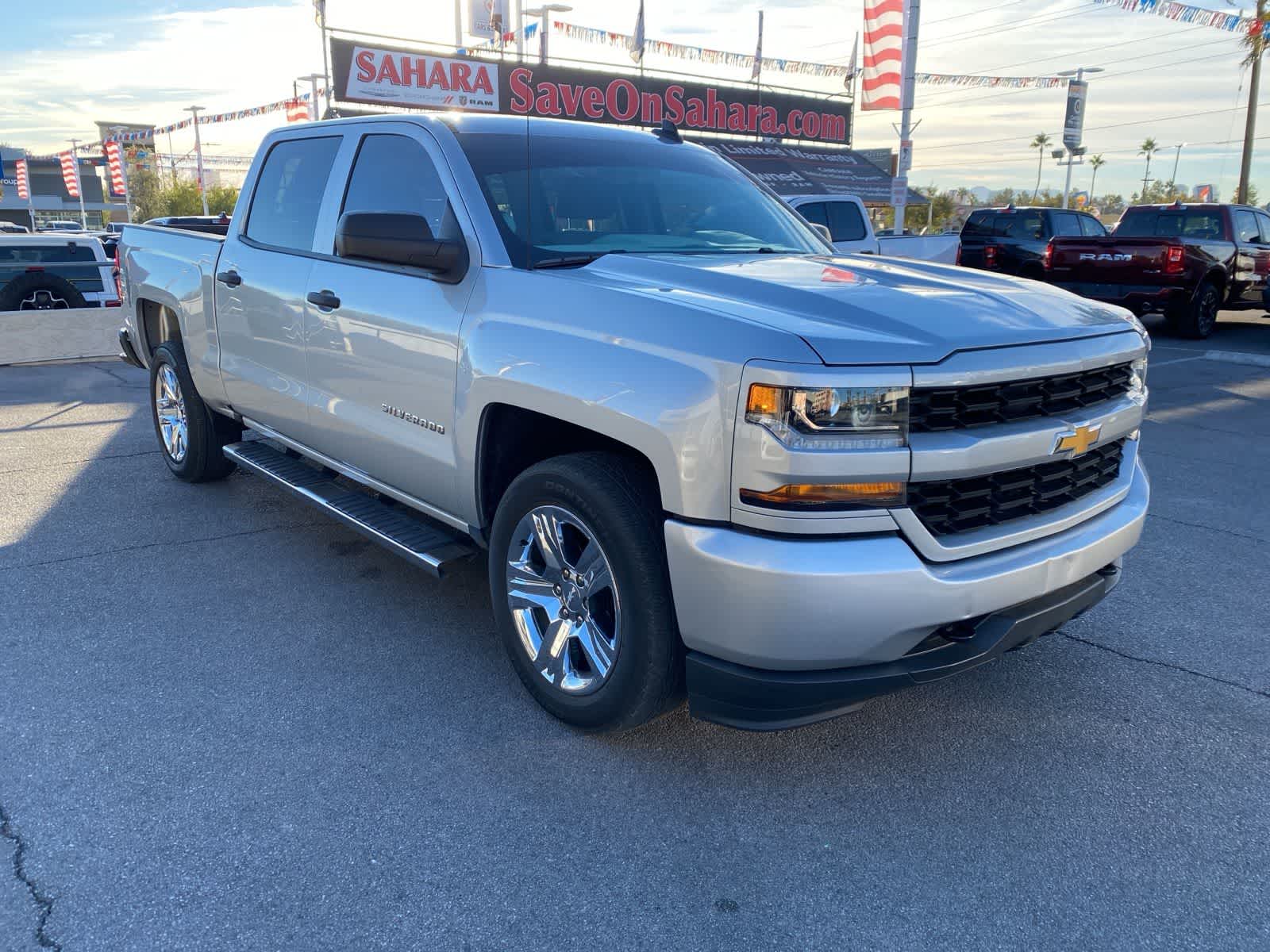 2018 Chevrolet Silverado 1500 Custom photo 3