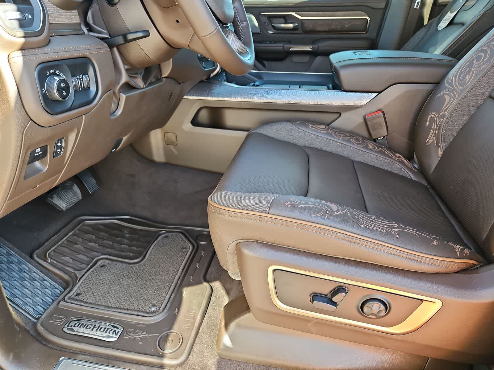 Thumbnail: 2026 RAM 1500 - 17