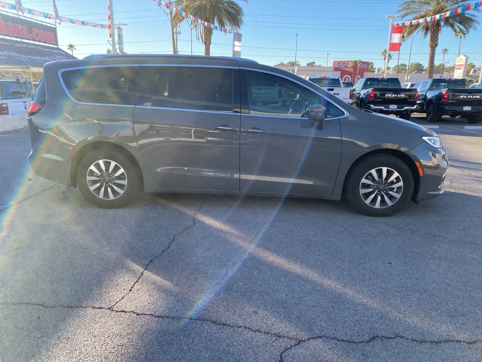 Thumbnail: 2021 Chrysler Pacifica - 5