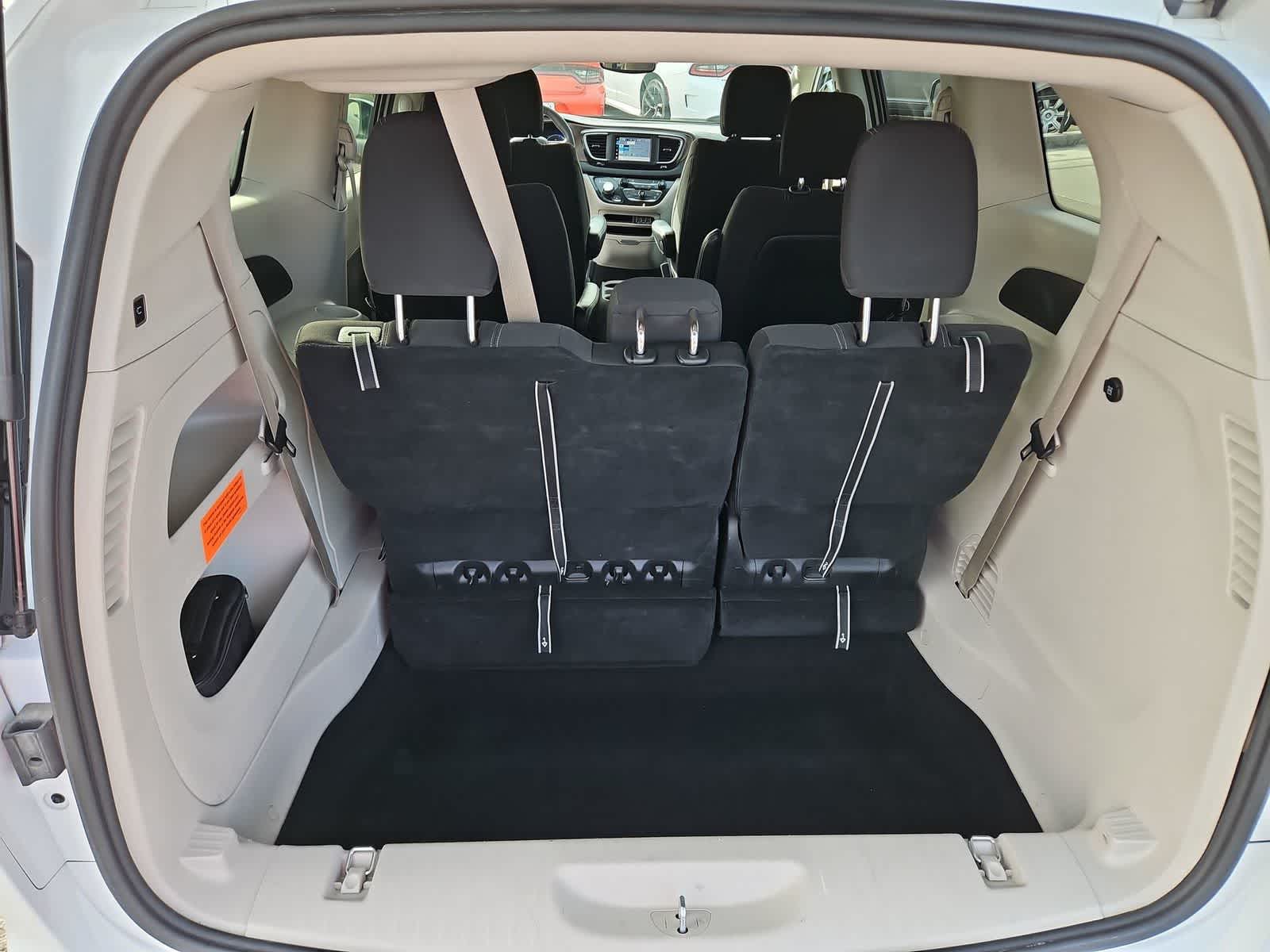 Thumbnail: 2023 Chrysler Voyager - 33