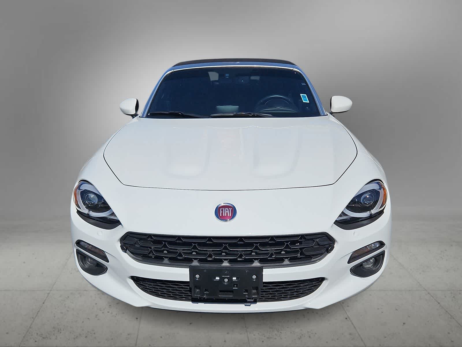 2020 Fiat 124 Spider Lusso photo 3