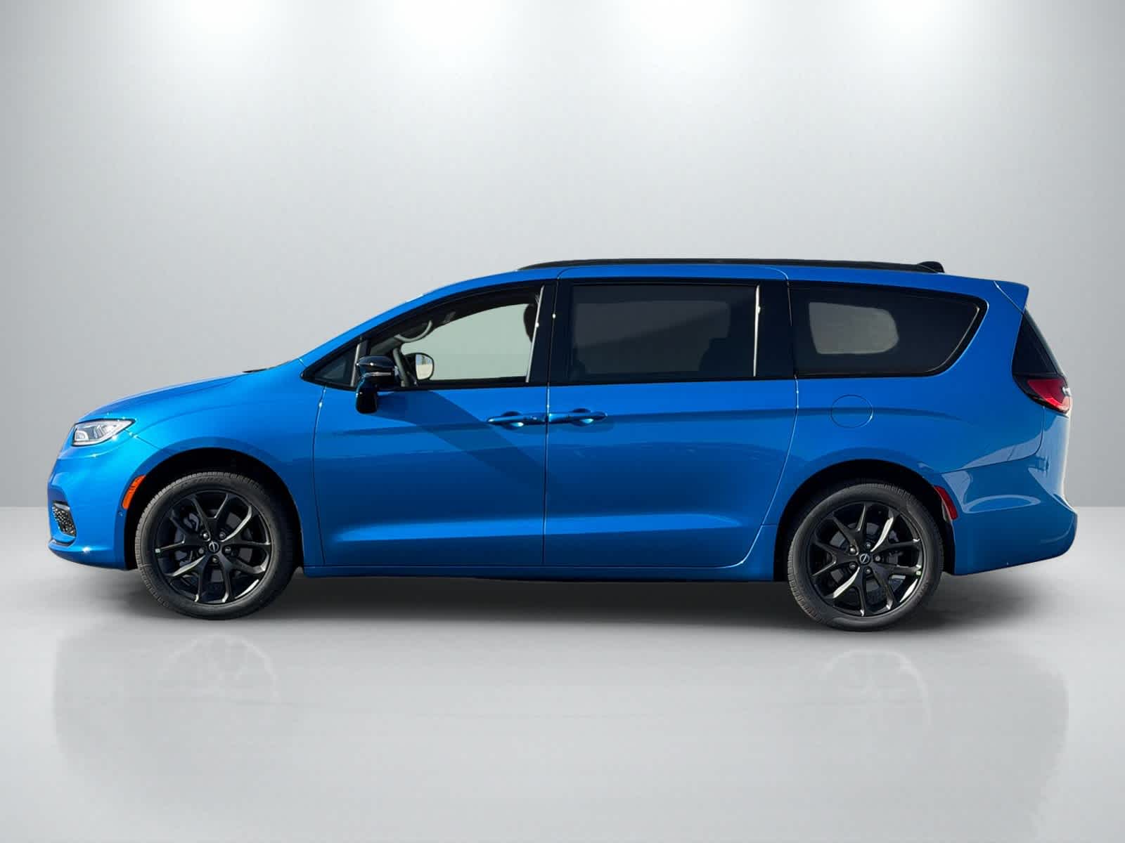 Thumbnail: 2026 Chrysler Pacifica - 2