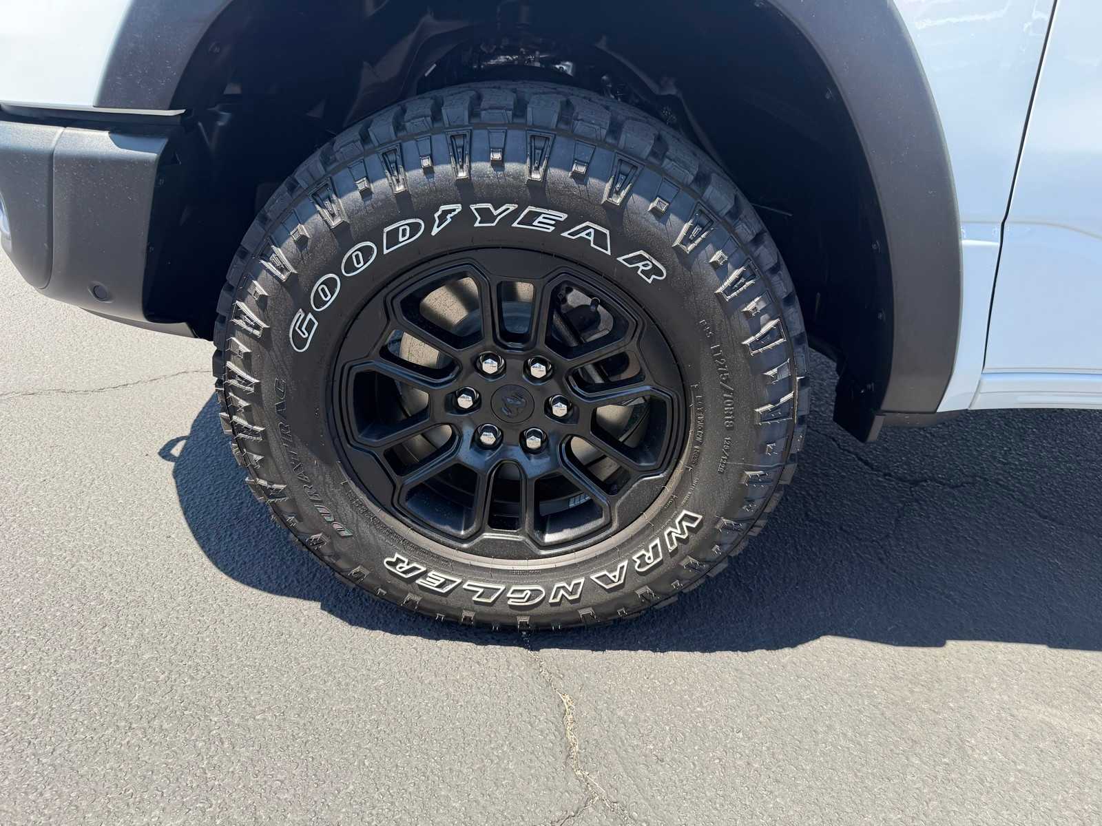 Thumbnail: 2026 RAM 1500 - 32