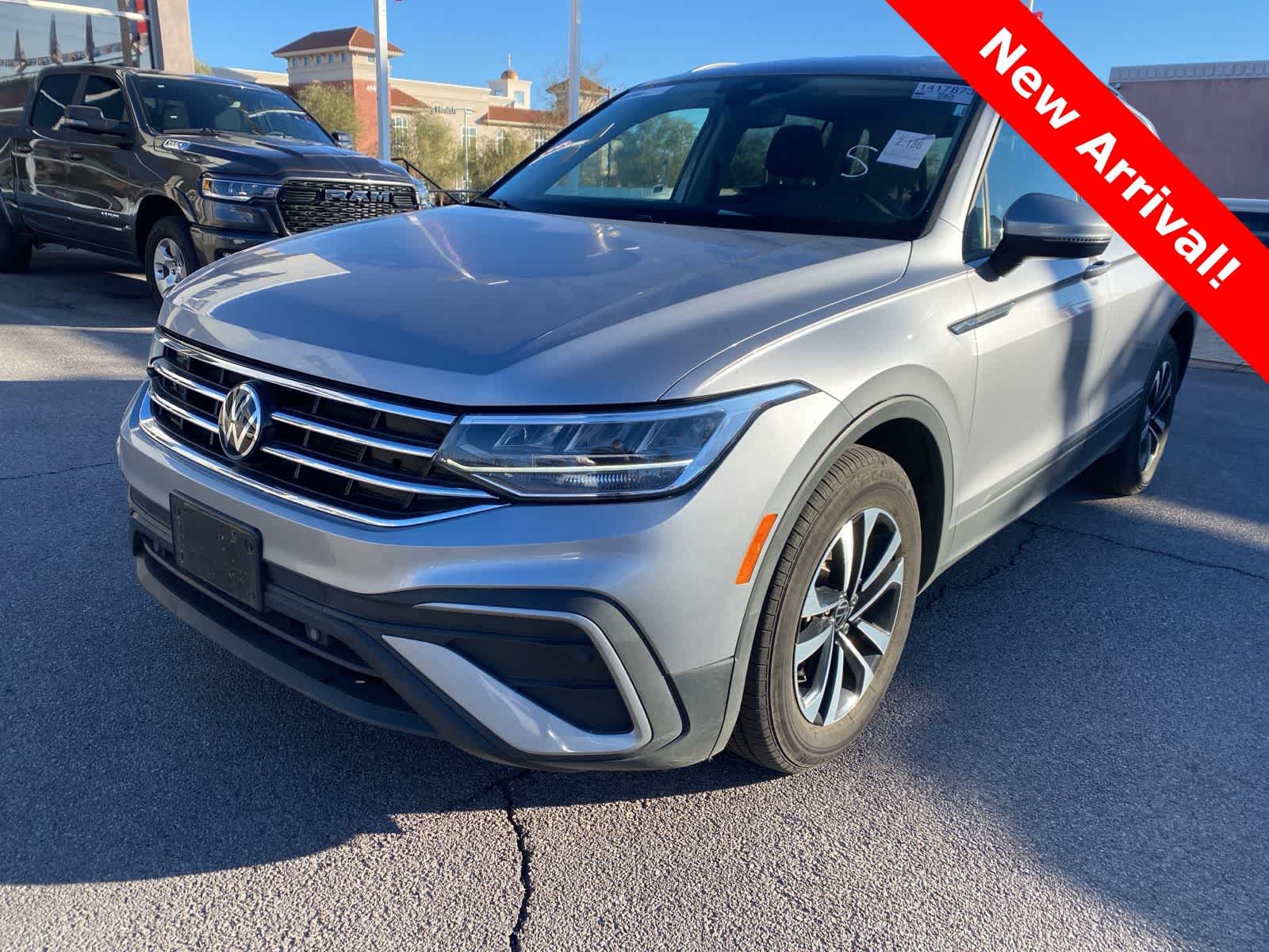 2024 Volkswagen Tiguan S's photo