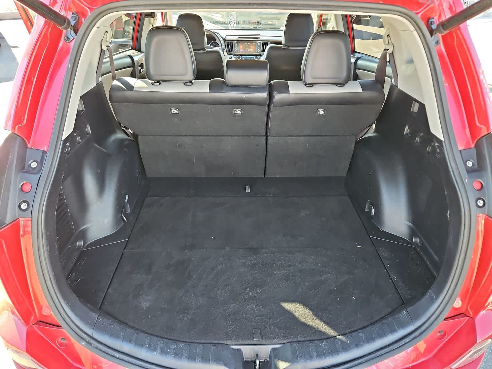 Thumbnail: 2016 Toyota RAV4 - 37