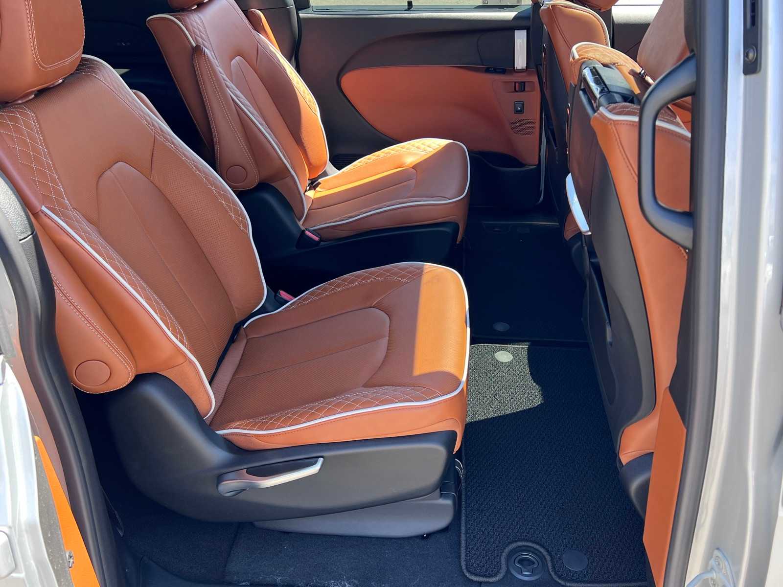 Thumbnail: 2026 Chrysler Pacifica - 29