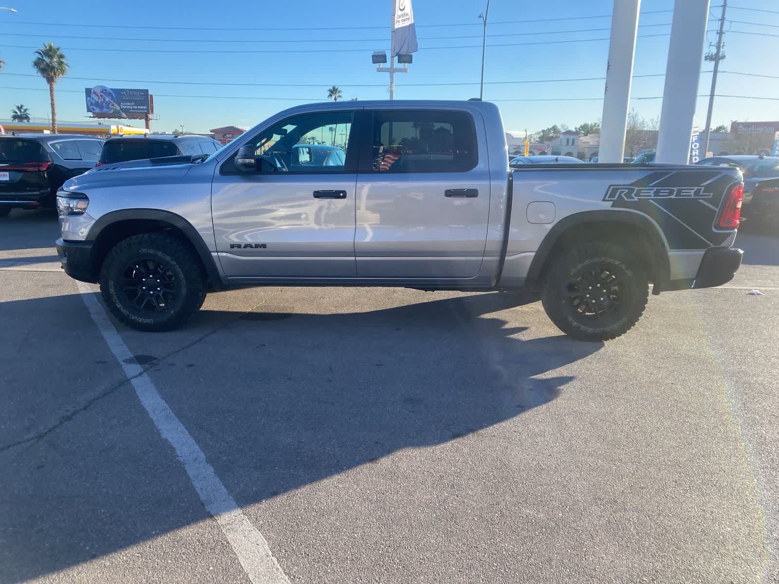 Thumbnail: 2025 RAM 1500 - 10