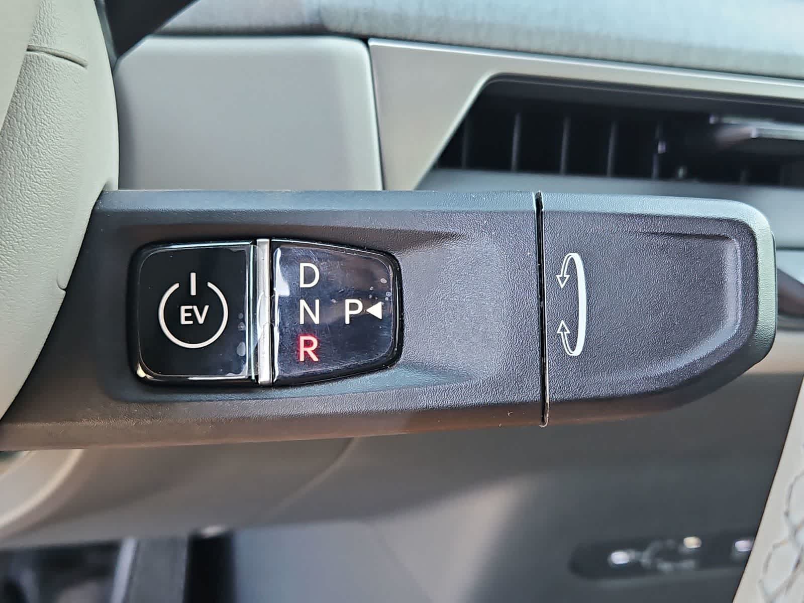 Thumbnail: 2024 Kia EV9 - 31