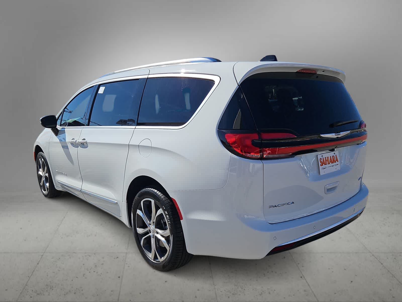 Thumbnail: 2026 Chrysler Pacifica - 6