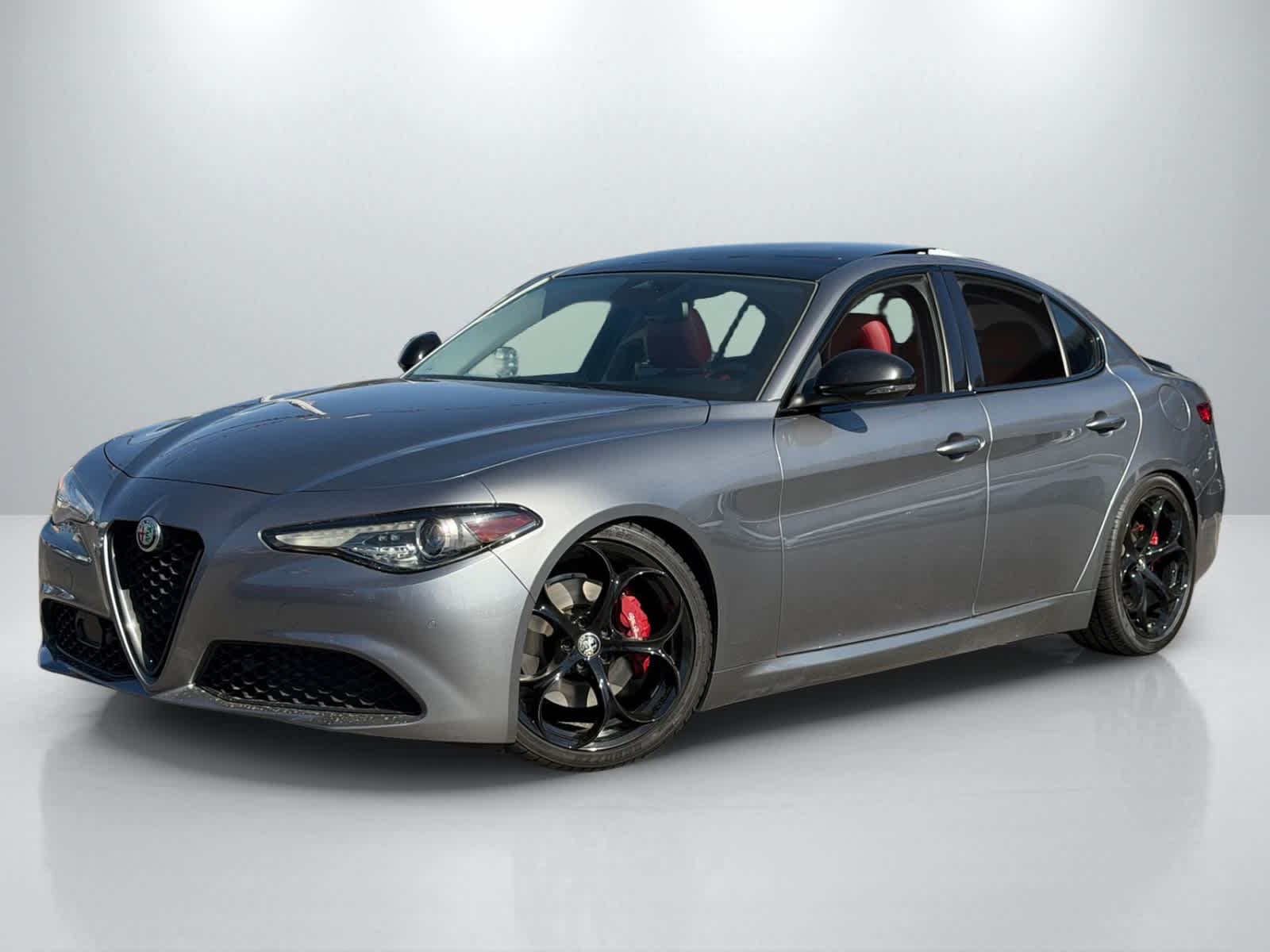 2020 Alfa Romeo Giulia 2.0 Ti Auto's photo