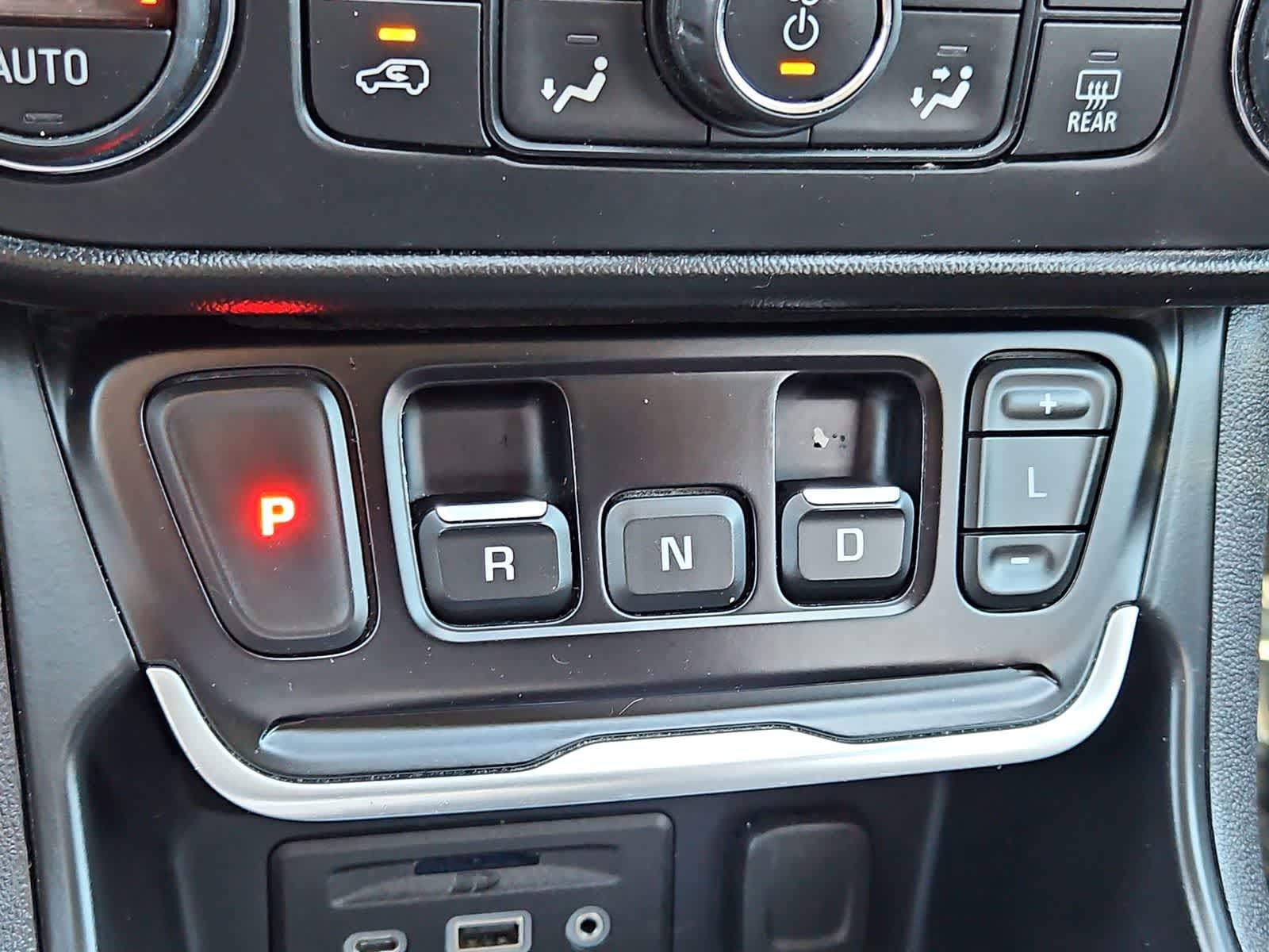 Thumbnail: 2021 GMC Terrain - 31