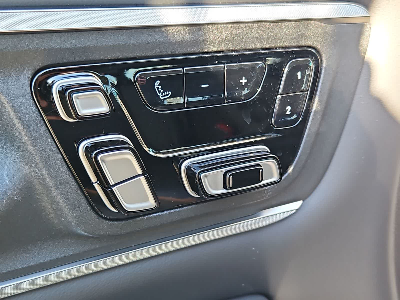 Thumbnail: 2026 RAM 1500 - 17