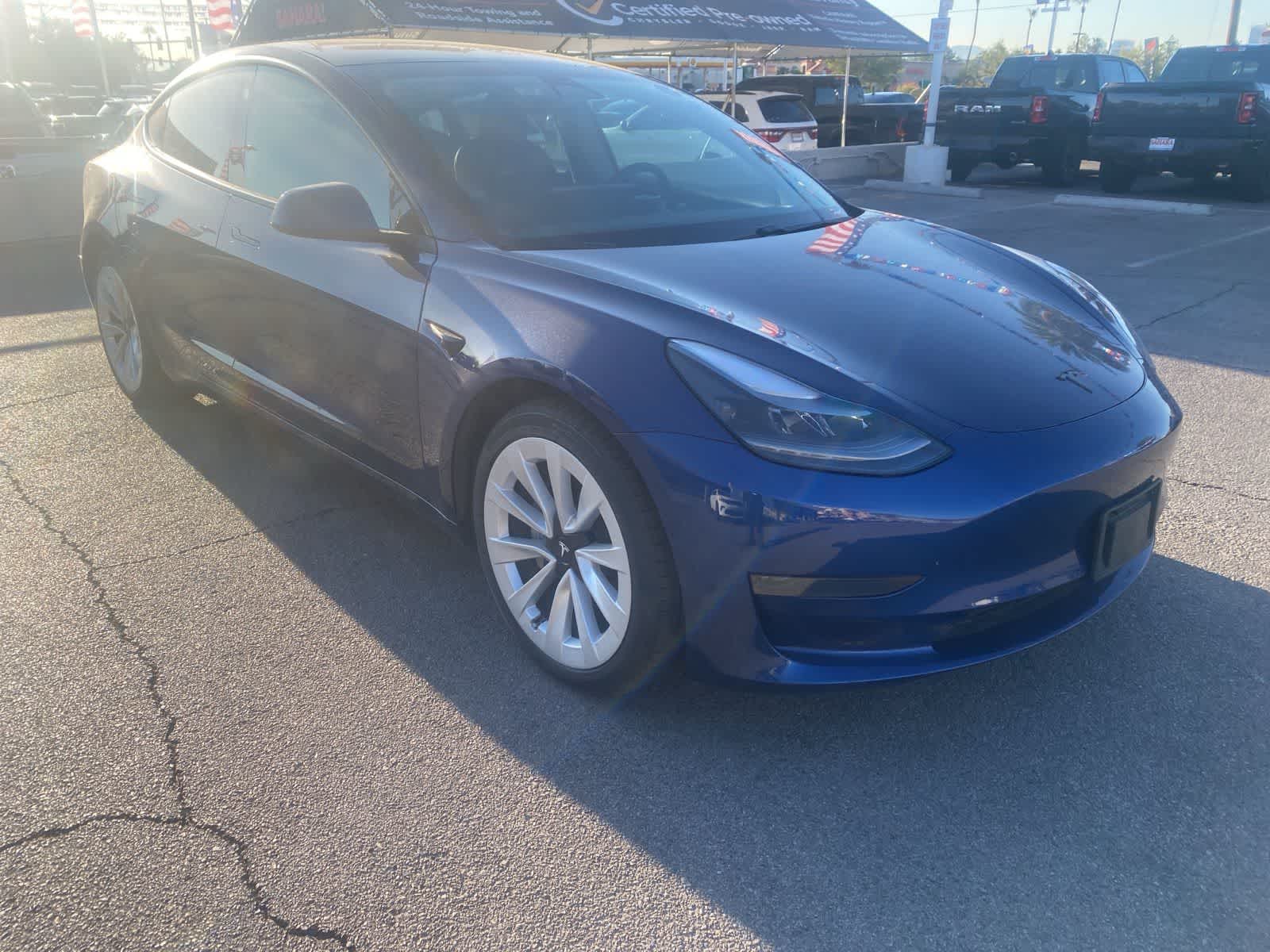 2021 Tesla Model 3 Standard Range Plus photo 3
