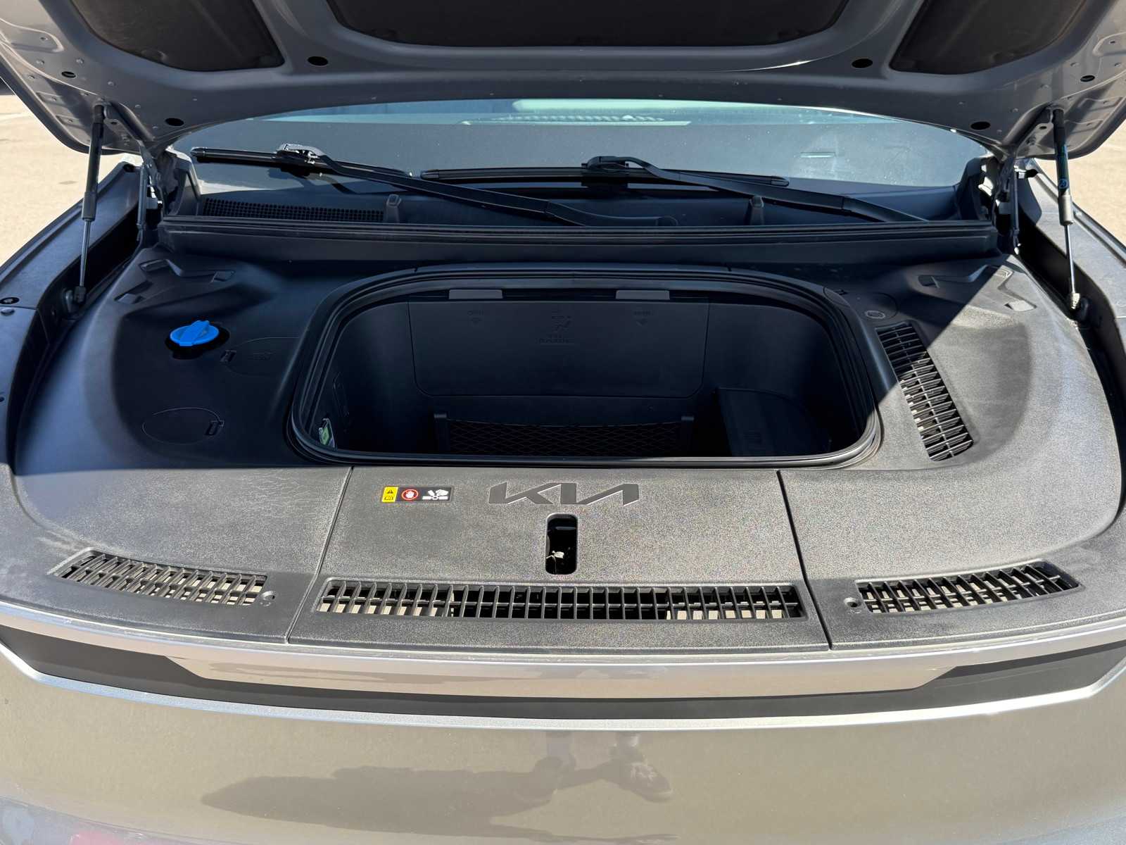 Thumbnail: 2024 Kia EV9 - 34