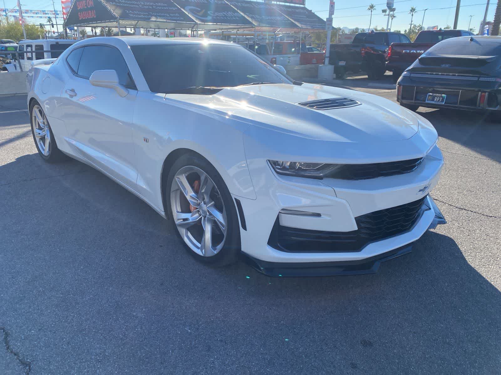 Thumbnail: 2019 Chevrolet Camaro - 3