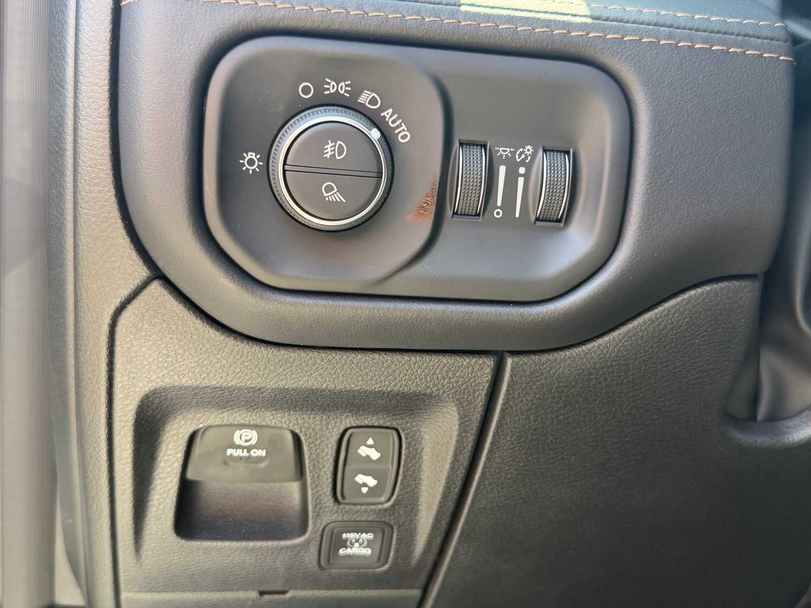 Thumbnail: 2026 RAM 1500 - 37