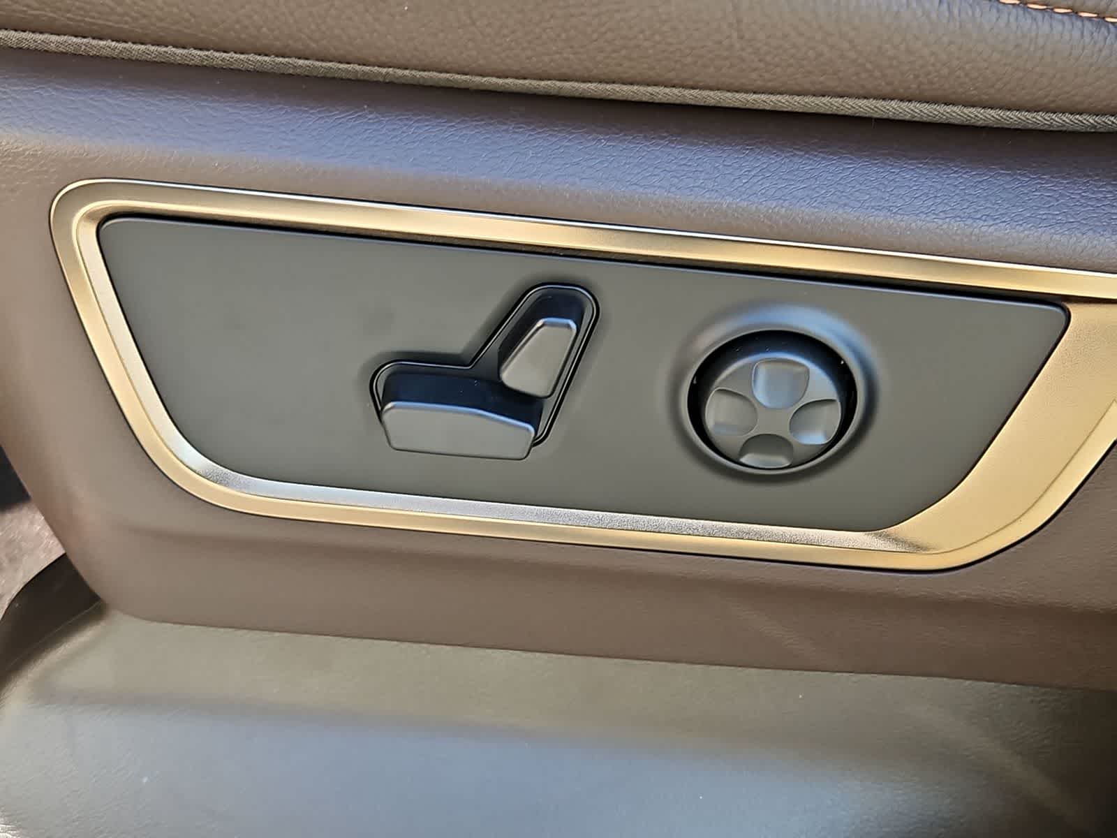 Thumbnail: 2026 RAM 1500 - 17