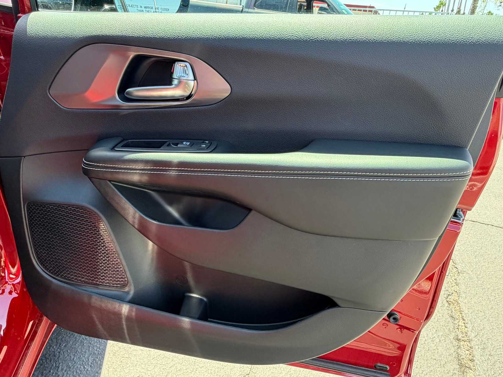 Thumbnail: 2026 Chrysler Pacifica - 15