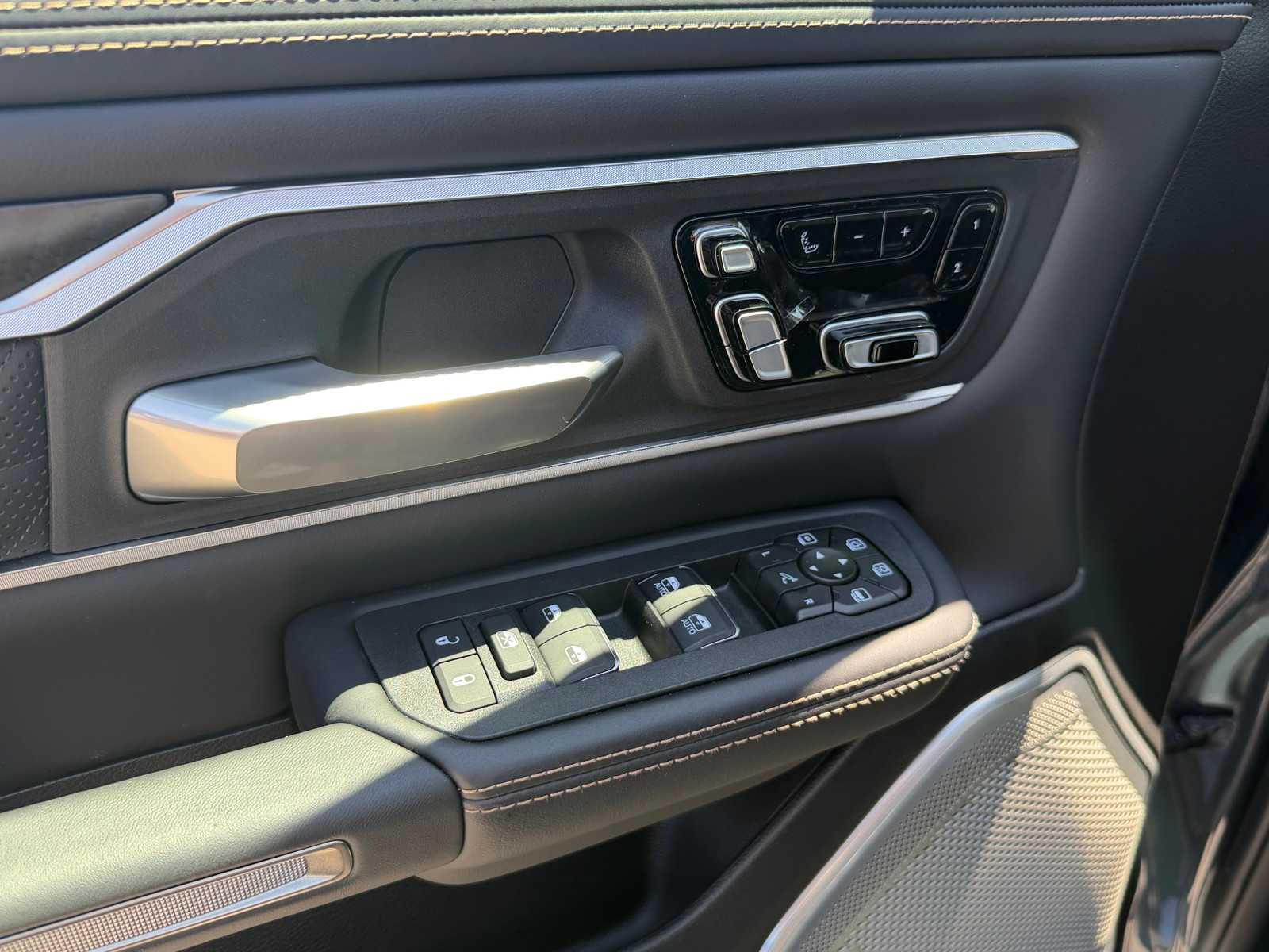 Thumbnail: 2026 RAM 1500 - 33