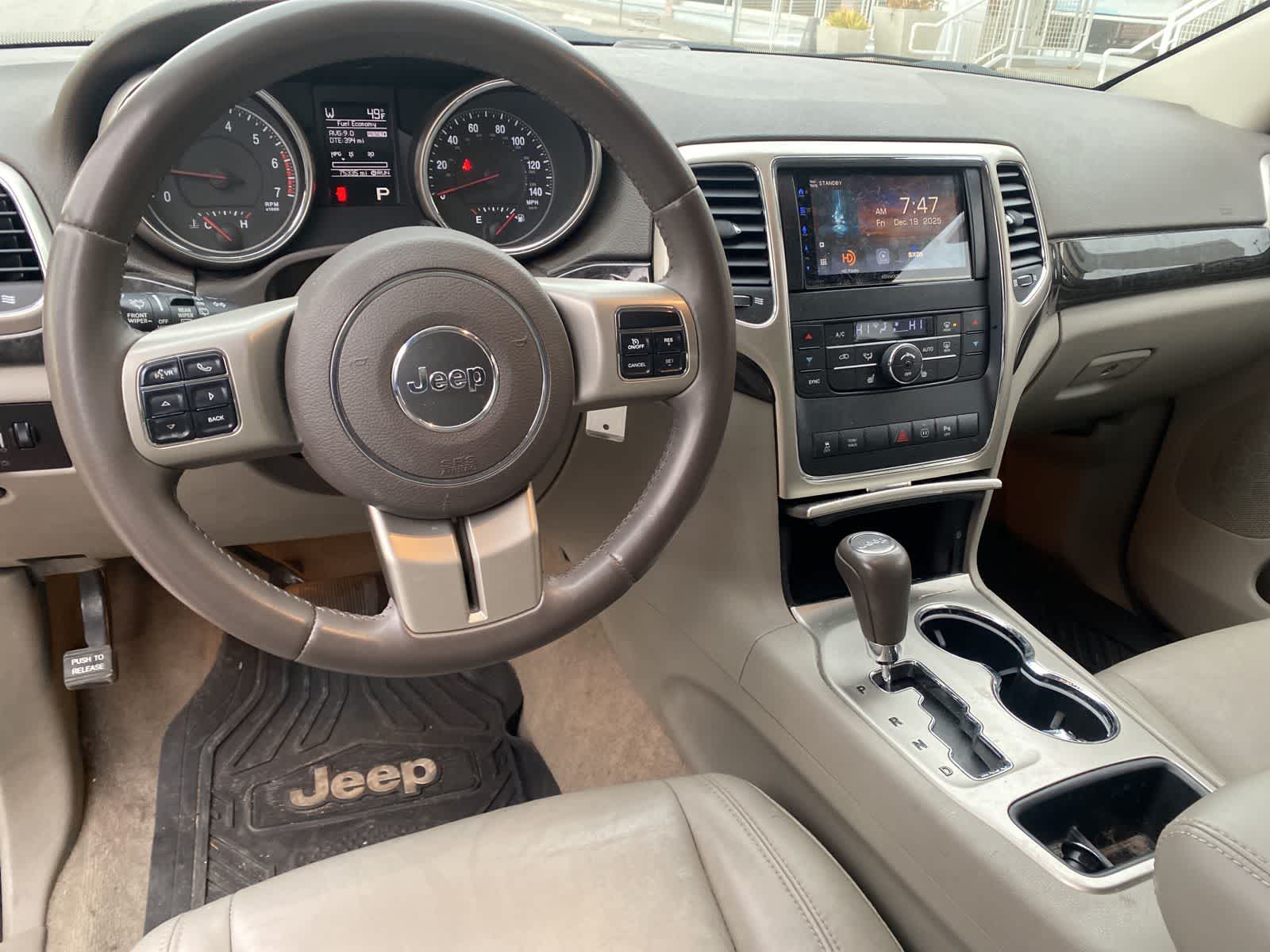 Thumbnail: 2011 Jeep Grand Cherokee - 10