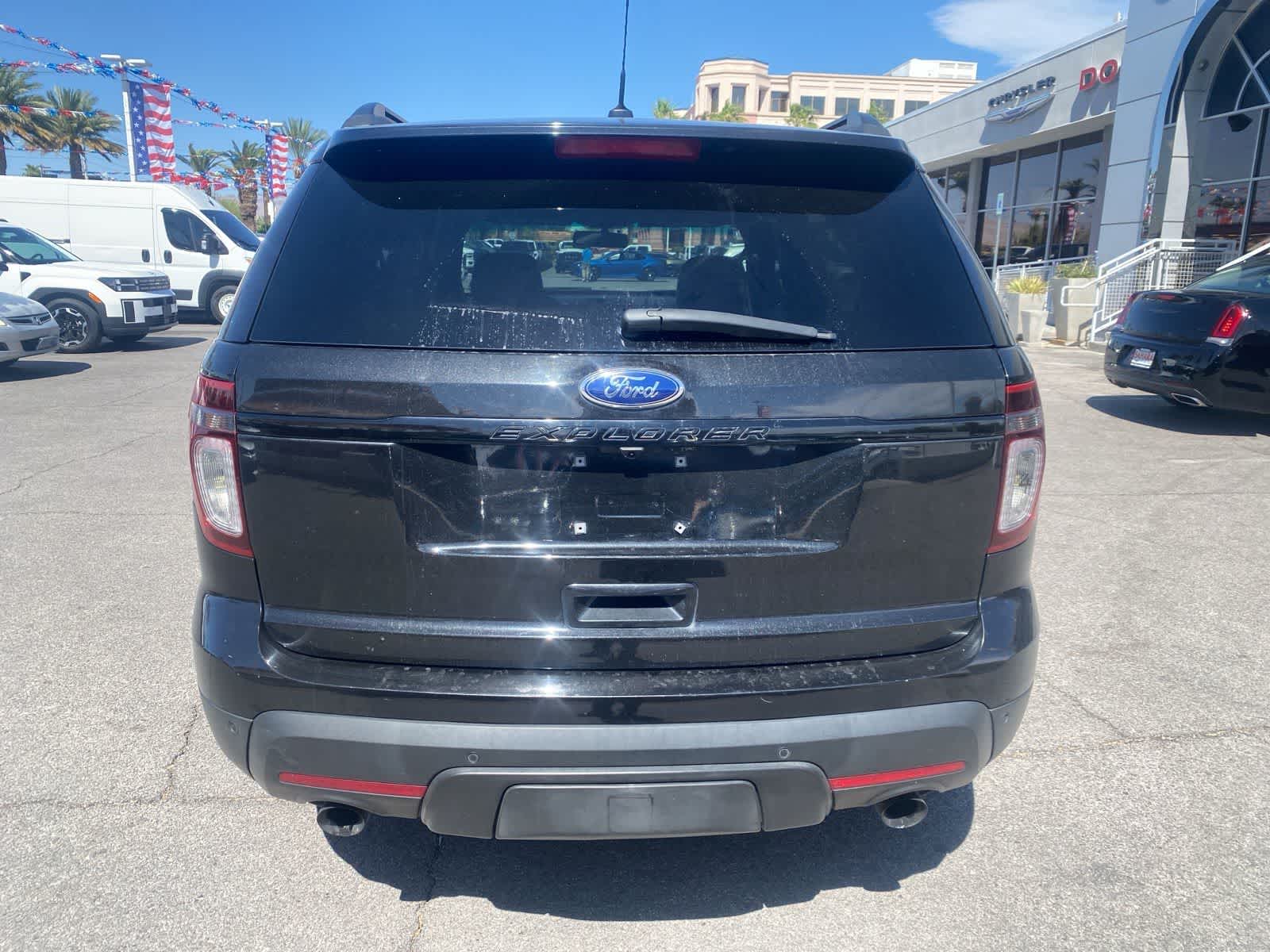 Thumbnail: 2015 Ford Explorer - 7